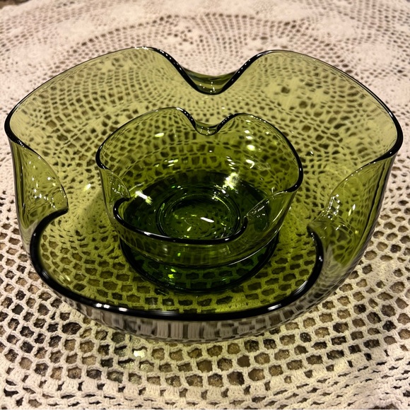 Anchor Hocking Accent Modern Chip Dip Bowls Avocado Green Pinched Glass 1960s - Picture 5 of 7